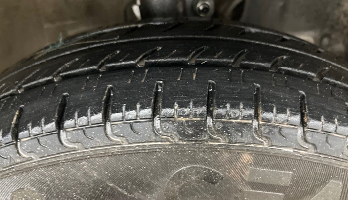 2021 Maruti New Wagon-R LXI CNG 1.0, CNG, Manual, 80,371 km, Right Front Tyre Tread