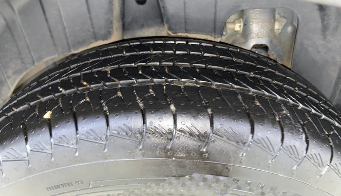 2024 Mahindra XUV 3XO MX1 1.2 L TCMPFi, Petrol, Manual, 6,906 km, Right Rear Tyre Tread