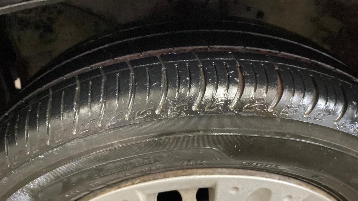 2014 Honda Amaze 1.2L I-VTEC S, Petrol, Manual, 60,182 km, Left Front Tyre Tread