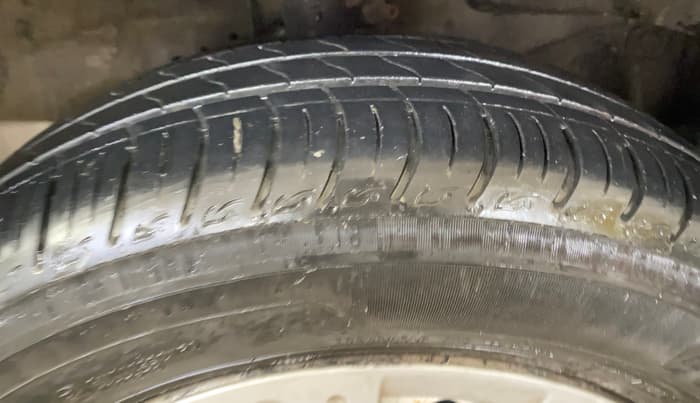 2014 Honda Amaze 1.2L I-VTEC S, Petrol, Manual, 60,182 km, Right Front Tyre Tread