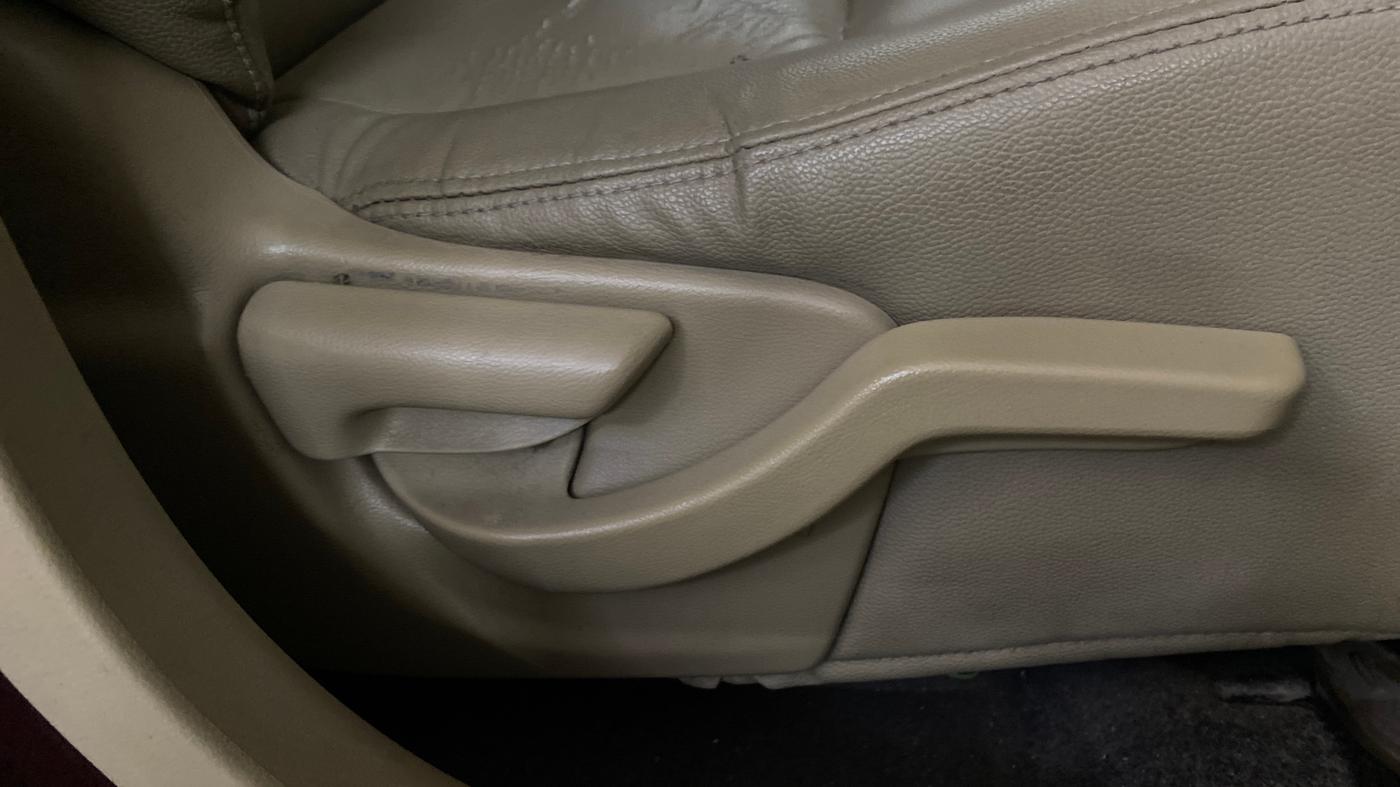 2014 Honda Amaze 1.2L I-VTEC S, Petrol, Manual, 60,182 km, Driver Side Adjustment Panel