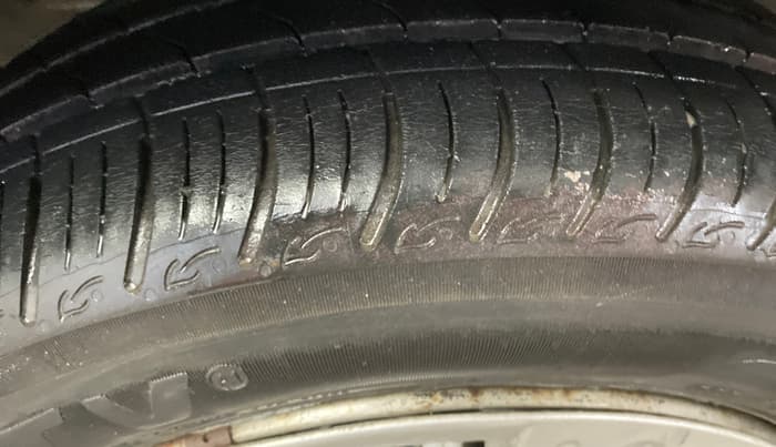 2014 Honda Amaze 1.2L I-VTEC S, Petrol, Manual, 60,182 km, Right Rear Tyre Tread