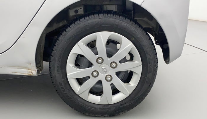 2017 Hyundai Eon MAGNA +, Petrol, Manual, 16,178 km, Left Rear Wheel