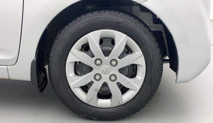 2017 Hyundai Eon MAGNA +, Petrol, Manual, 16,178 km, Right Front Wheel
