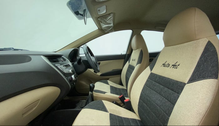 2017 Hyundai Eon MAGNA +, Petrol, Manual, 16,178 km, Right Side Front Door Cabin