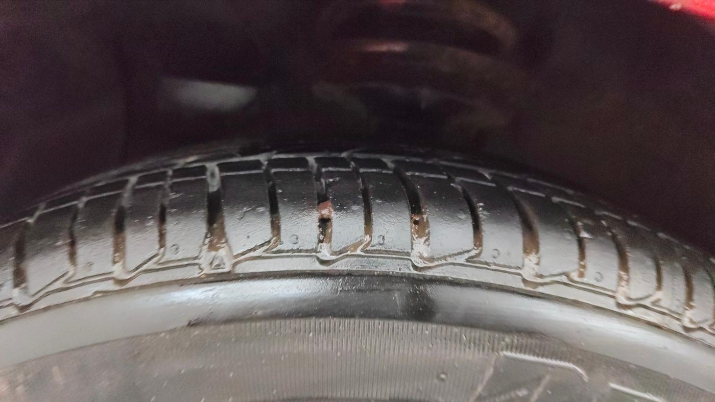2014 Hyundai Xcent SX 1.2 (O), Petrol, Manual, 50,350 km, Left Front Tyre Tread