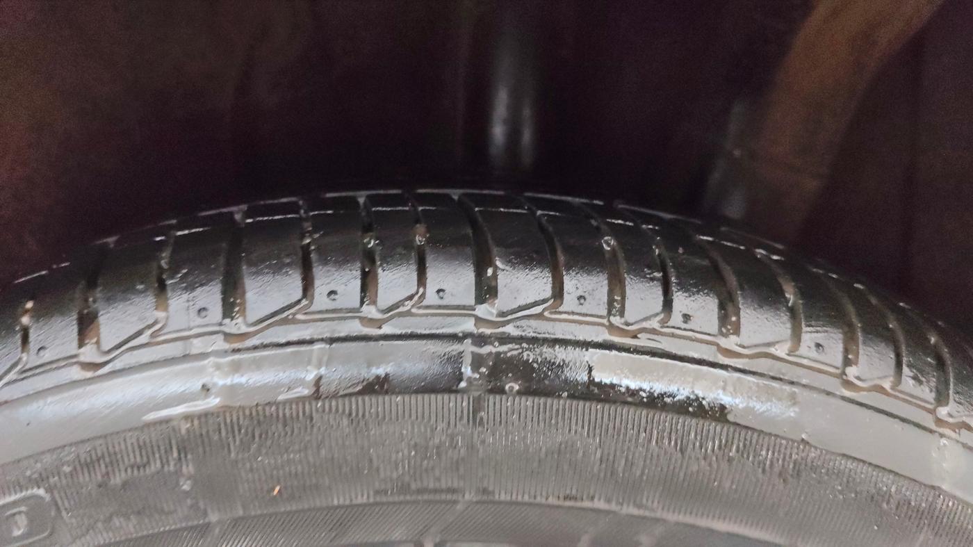2014 Hyundai Xcent SX 1.2 (O), Petrol, Manual, 50,350 km, Left Rear Tyre Tread