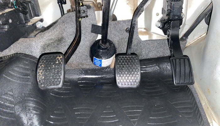 2021 Maruti Eeco 5 STR WITH A/C+HTR, Petrol, Manual, 17,227 km, Pedals