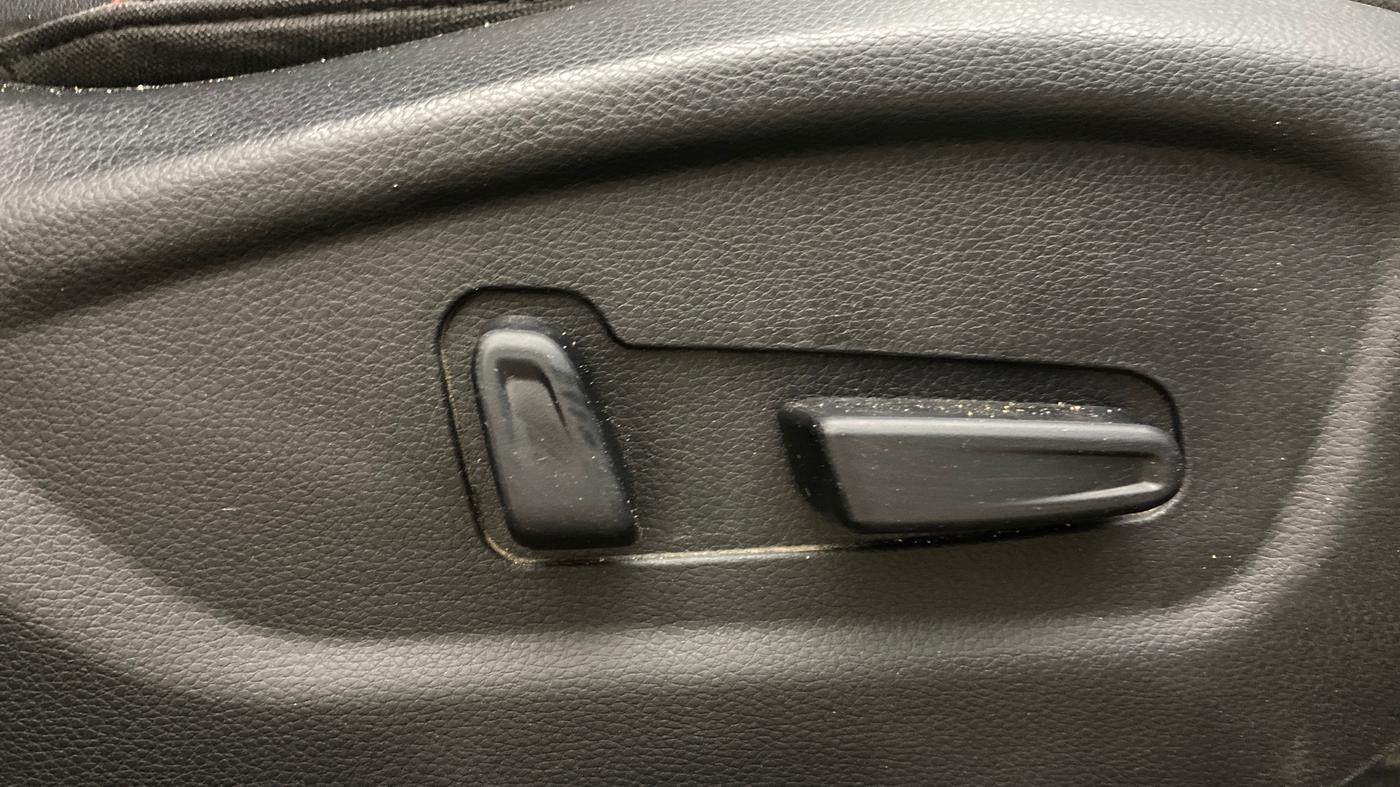 2021 KIA SELTOS GTX PLUS DCT 1.4 PETROL, Petrol, Automatic, 1,38,369 km, Driver Side Adjustment Panel