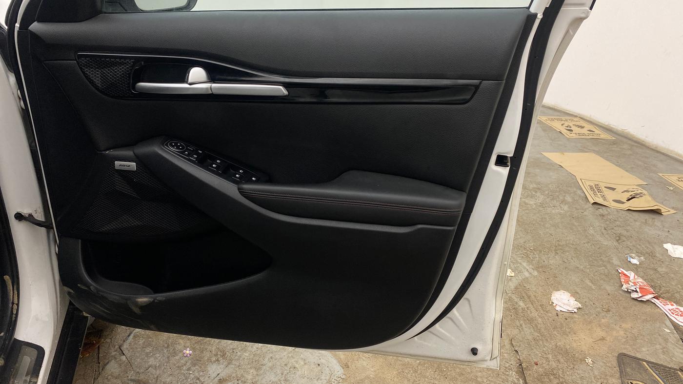 2021 KIA SELTOS GTX PLUS DCT 1.4 PETROL, Petrol, Automatic, 1,38,369 km, Driver Side Door Panels Control