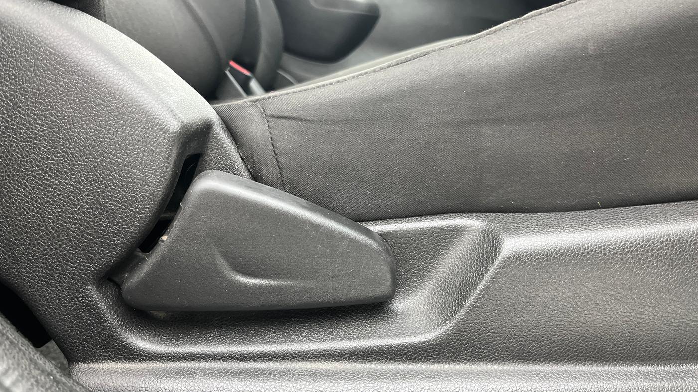 2018 Renault Kwid RXT 1.0 AMT, Petrol, Automatic, 63,651 km, Driver Side Adjustment Panel