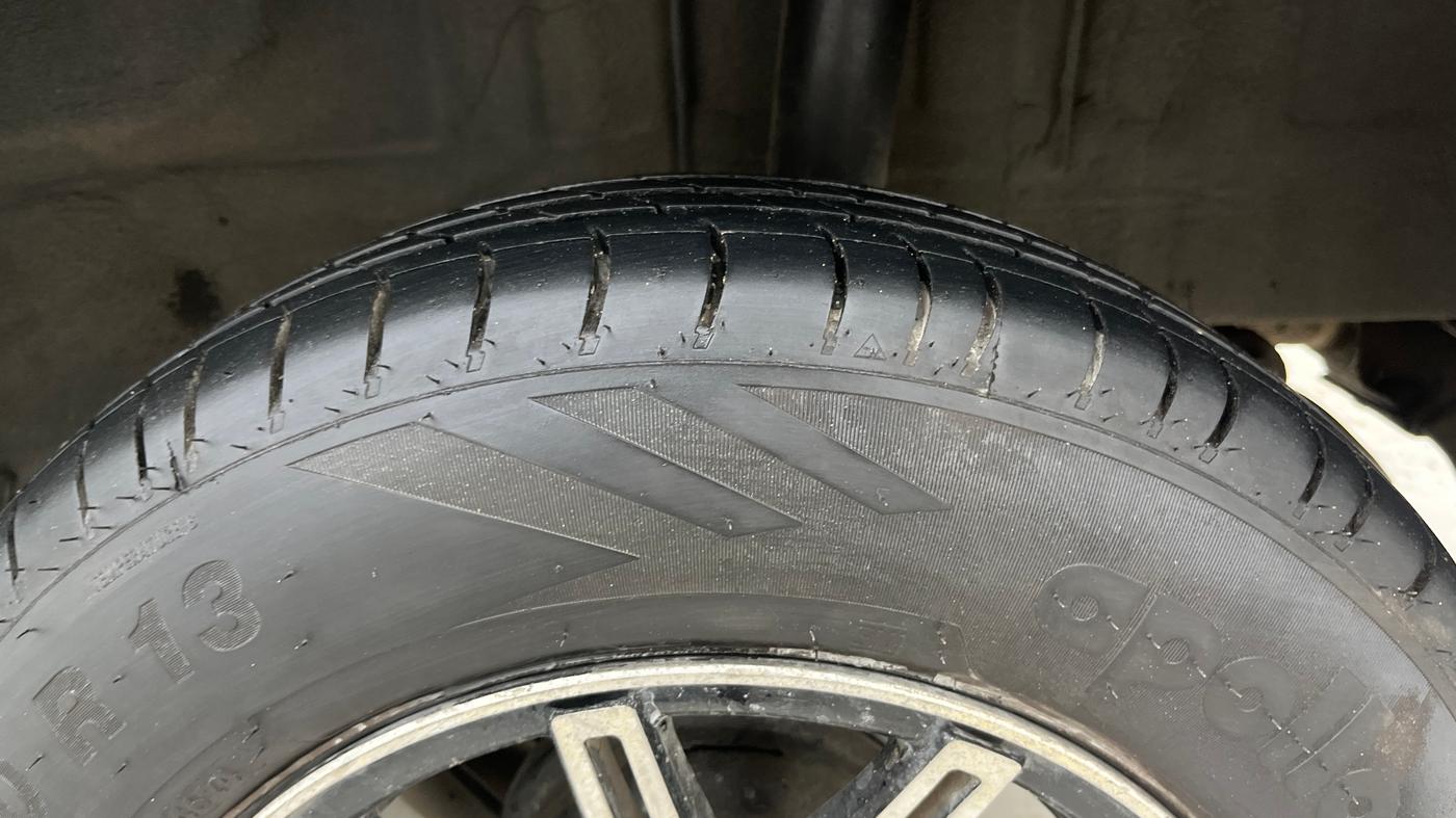2018 Renault Kwid RXT 1.0 AMT, Petrol, Automatic, 63,651 km, Left Rear Tyre Tread
