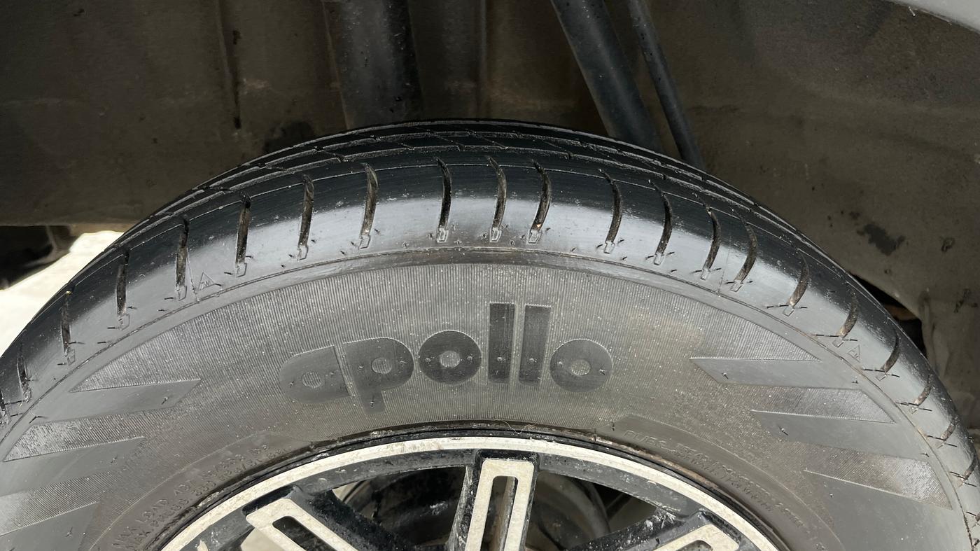 2018 Renault Kwid RXT 1.0 AMT, Petrol, Automatic, 63,651 km, Right Rear Tyre Tread