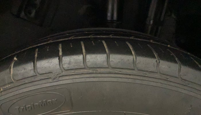 2021 Tata NEXON XMA SUNROOF PETROL, Petrol, Automatic, 33,081 km, Left Rear Tyre Tread