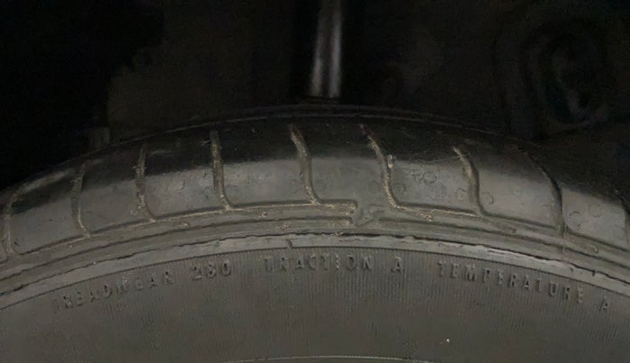 2021 Tata NEXON XMA SUNROOF PETROL, Petrol, Automatic, 33,081 km, Right Rear Tyre Tread