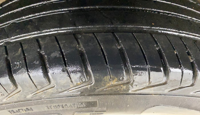 2016 Renault Kwid RXT 0.8, Petrol, Manual, 76,524 km, Left Front Tyre Tread