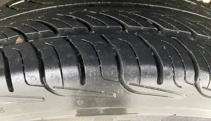 2016 Renault Kwid RXT 0.8, Petrol, Manual, 76,524 km, Left Rear Tyre Tread