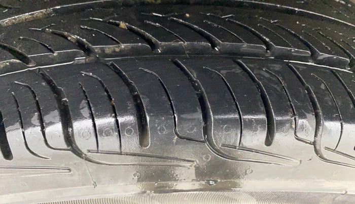 2016 Renault Kwid RXT 0.8, Petrol, Manual, 76,524 km, Right Rear Tyre Tread