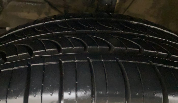 2021 Maruti Dzire ZXI, Petrol, Manual, 74,910 km, Left Front Tyre Tread