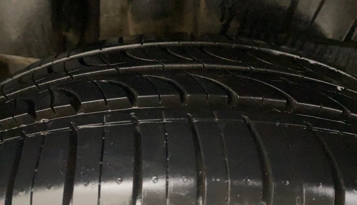 2021 Maruti Dzire ZXI, Petrol, Manual, 74,910 km, Right Rear Tyre Tread