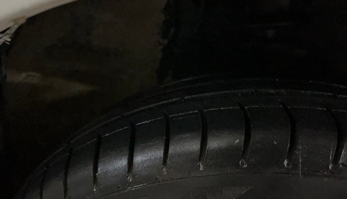 2014 Maruti Alto 800 LXI, Petrol, Manual, 57,360 km, Right Front Tyre Tread