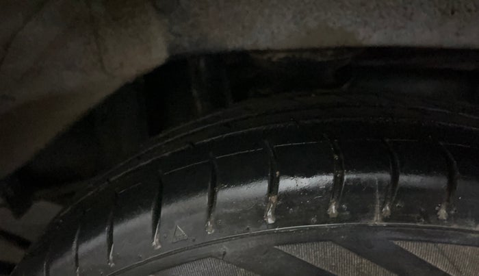 2014 Maruti Alto 800 LXI, Petrol, Manual, 57,360 km, Left Rear Tyre Tread