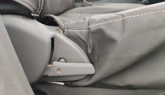 2014 Maruti Alto 800 LXI, Petrol, Manual, 1,19,864 km, Driver Side Adjustment Panel