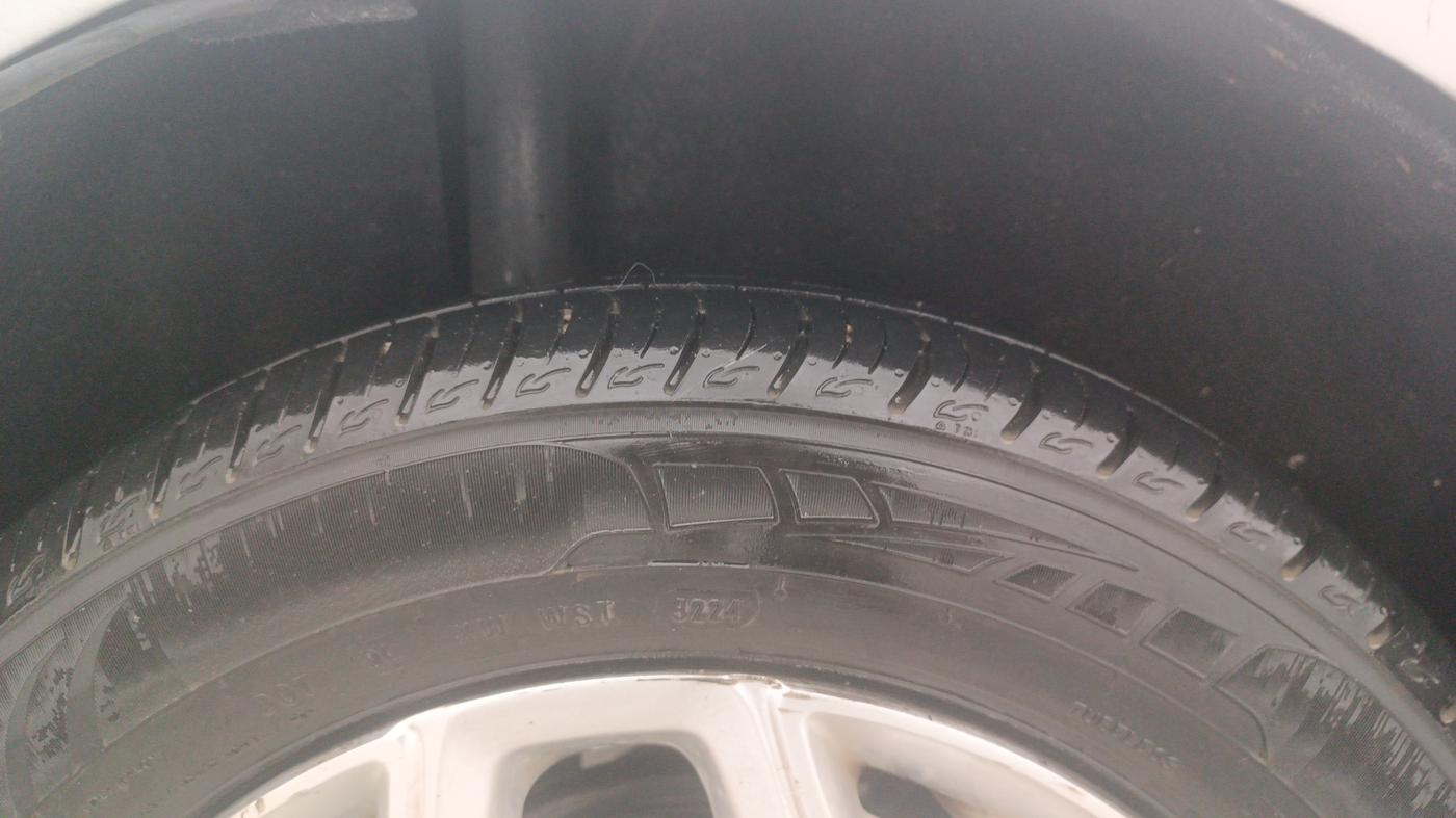 2014 Ford Ecosport TITANIUM 1.5L DIESEL, Diesel, Manual, 90,203 km, Right Rear Tyre Tread
