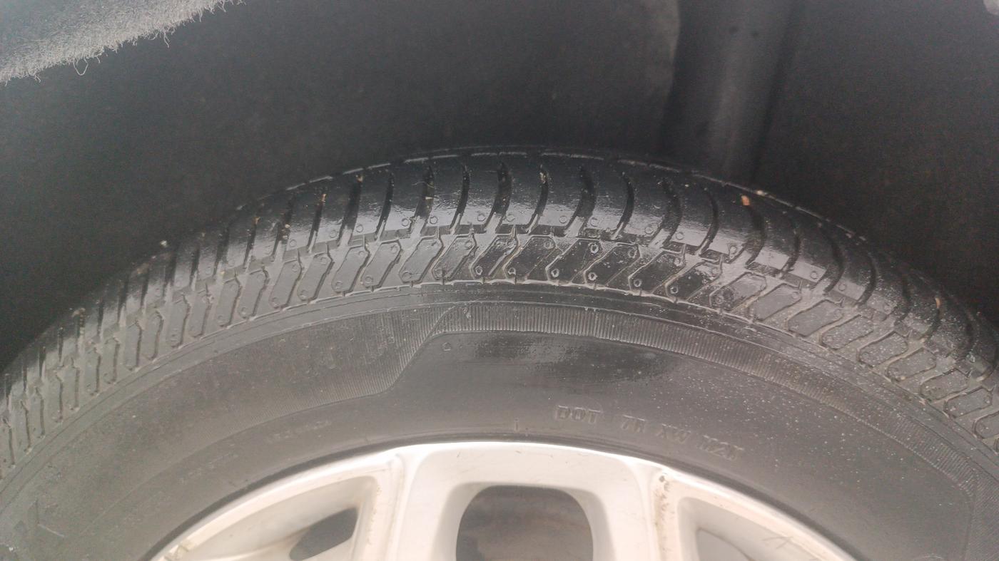 2014 Ford Ecosport TITANIUM 1.5L DIESEL, Diesel, Manual, 90,203 km, Left Rear Tyre Tread