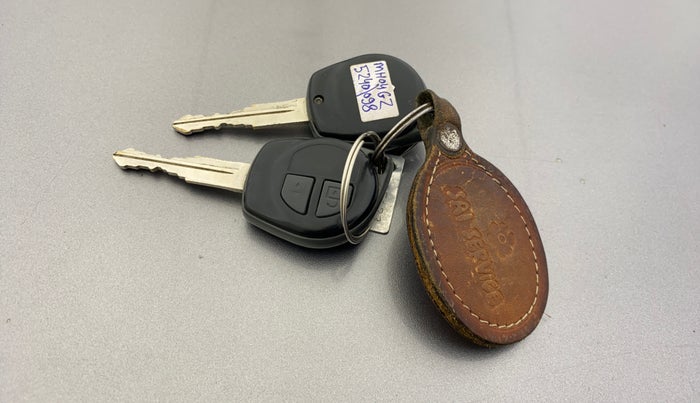 2015 Maruti Swift VXI, Petrol, Manual, 68,112 km, Key Close Up