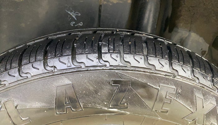 2015 Maruti Swift VXI, Petrol, Manual, 68,112 km, Left Rear Tyre Tread