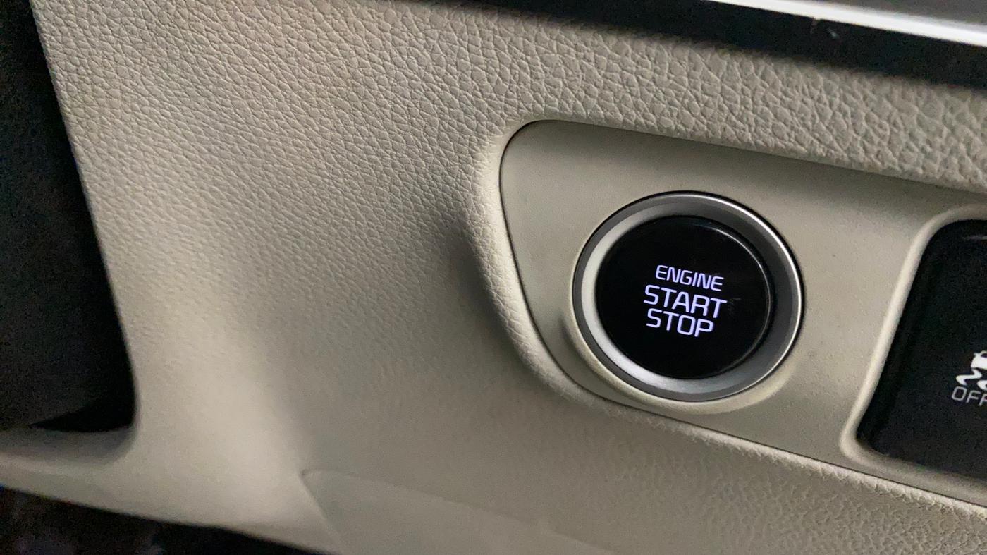 2023 KIA CARENS PRESTIGE PLUS 1.4 PETROL 7 STR, Petrol, Manual, 26,327 km, Keyless Start/ Stop Button