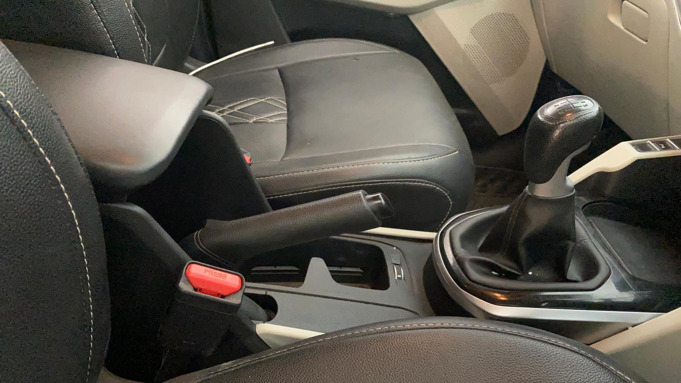 2023 KIA CARENS PRESTIGE PLUS 1.4 PETROL 7 STR, Petrol, Manual, 26,327 km, Gear Lever