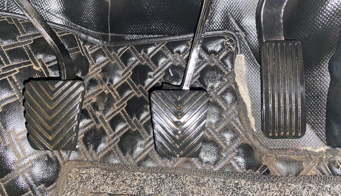 2023 KIA CARENS PRESTIGE PLUS 1.4 PETROL 7 STR, Petrol, Manual, 26,327 km, Pedals