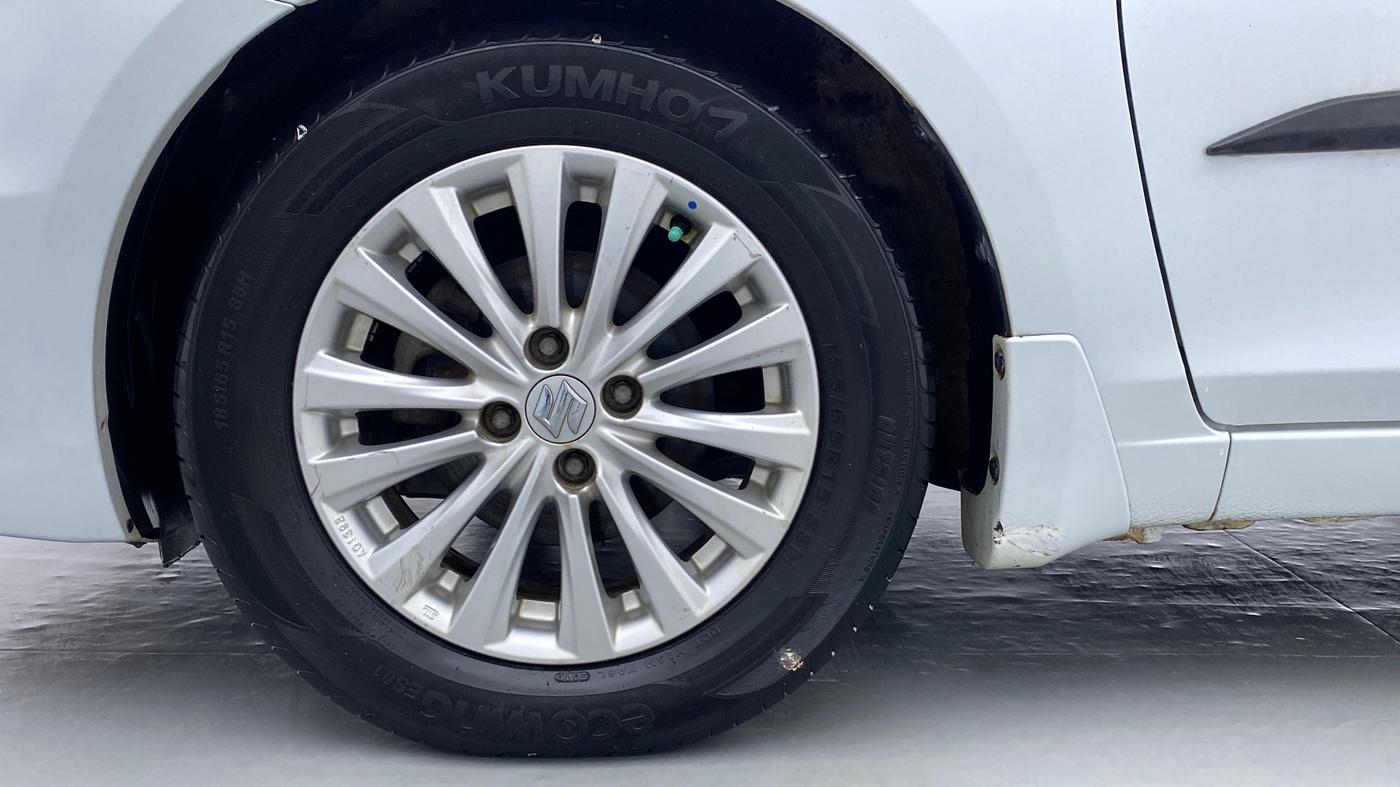 2015 Maruti Ciaz ZDI, Diesel, Manual, 45,115 km, Left Front Wheel