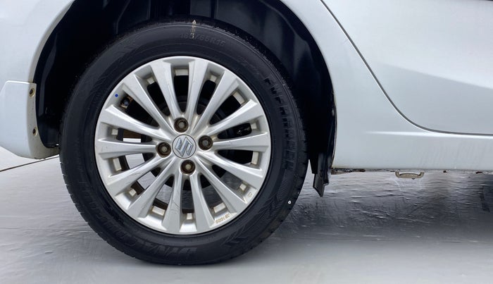 2015 Maruti Ciaz ZDI, Diesel, Manual, 45,115 km, Right Rear Wheel