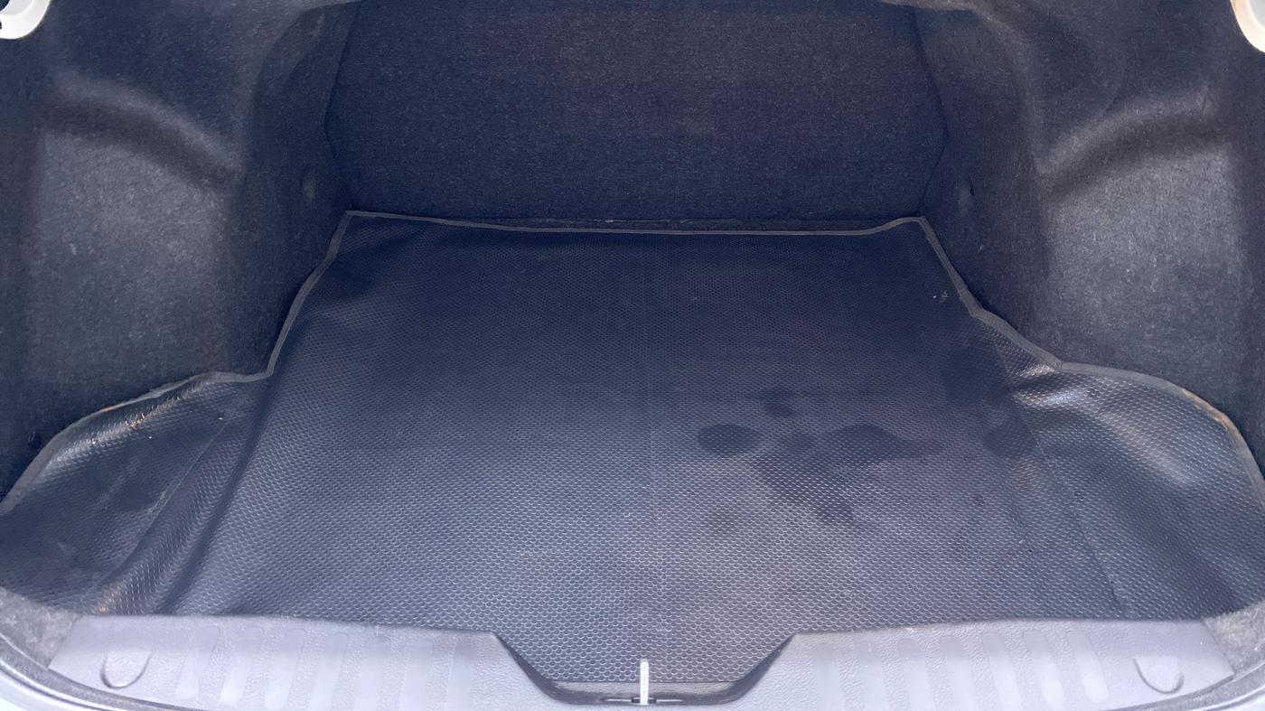 2015 Maruti Ciaz ZDI, Diesel, Manual, 45,115 km, Boot Inside