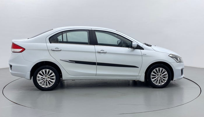 2015 Maruti Ciaz ZDI, Diesel, Manual, 45,115 km, Right Side View