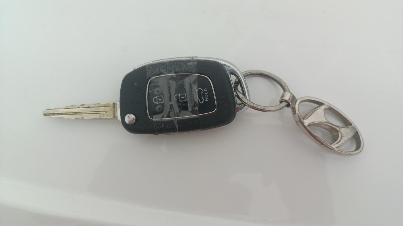 2022 Hyundai VENUE S+ 1.2, Petrol, Manual, 34,153 km, Key Close Up