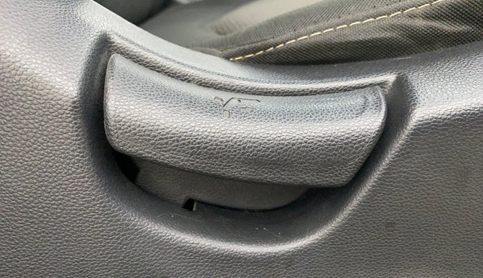 2016 Hyundai Creta E PLUS 1.6 PETROL, Petrol, Manual, 39,971 km, Driver Side Adjustment Panel