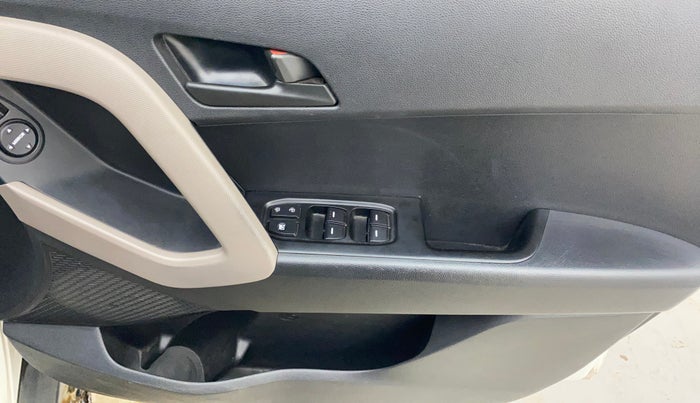 2016 Hyundai Creta E PLUS 1.6 PETROL, Petrol, Manual, 39,971 km, Driver Side Door Panels Control