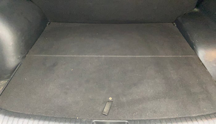 2016 Hyundai Creta E PLUS 1.6 PETROL, Petrol, Manual, 39,971 km, Boot Inside