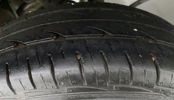 2018 Maruti Alto 800 LXI, Petrol, Manual, 12,341 km, Left Front Tyre Tread