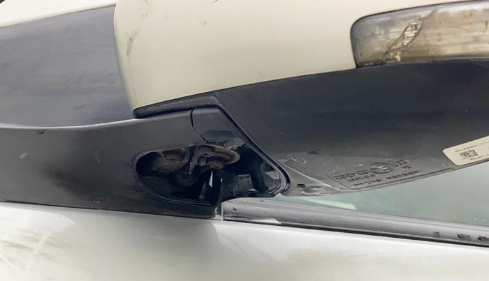 2016 Maruti Ciaz VXI+, Petrol, Manual, 53,544 km, Left rear-view mirror - Cover has minor damage