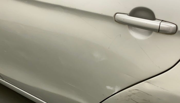2016 Maruti Ciaz VXI+, Petrol, Manual, 53,544 km, Rear left door - Minor scratches