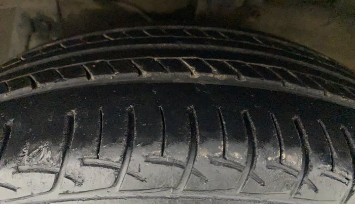 2016 Maruti Ciaz VXI+, Petrol, Manual, 53,544 km, Left Front Tyre Tread