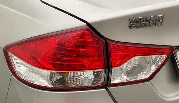 2016 Maruti Ciaz VXI+, Petrol, Manual, 53,544 km, Left tail light - Minor scratches