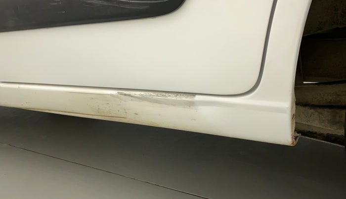 2010 Maruti Wagon R 1.0 VXI, Petrol, Manual, 67,126 km, Left running board - Slightly dented