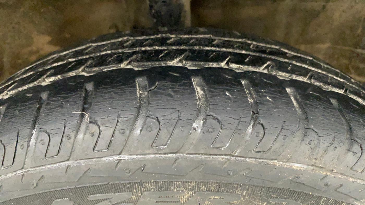 2010 Maruti Wagon R 1.0 VXI, Petrol, Manual, 67,126 km, Right Front Tyre Tread