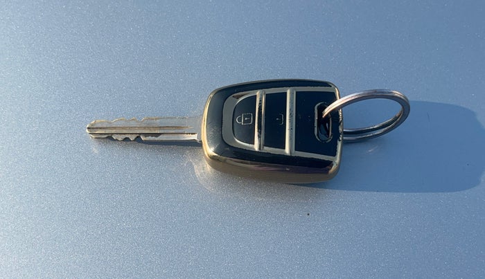 2021 Hyundai NEW SANTRO SPORTZ AMT, Petrol, Automatic, 14,639 km, Key Close Up